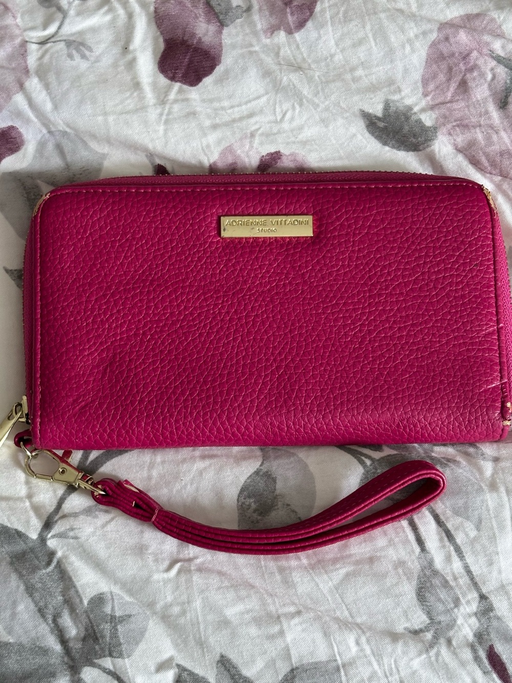 Pink Wallet - Picture 2 of 7